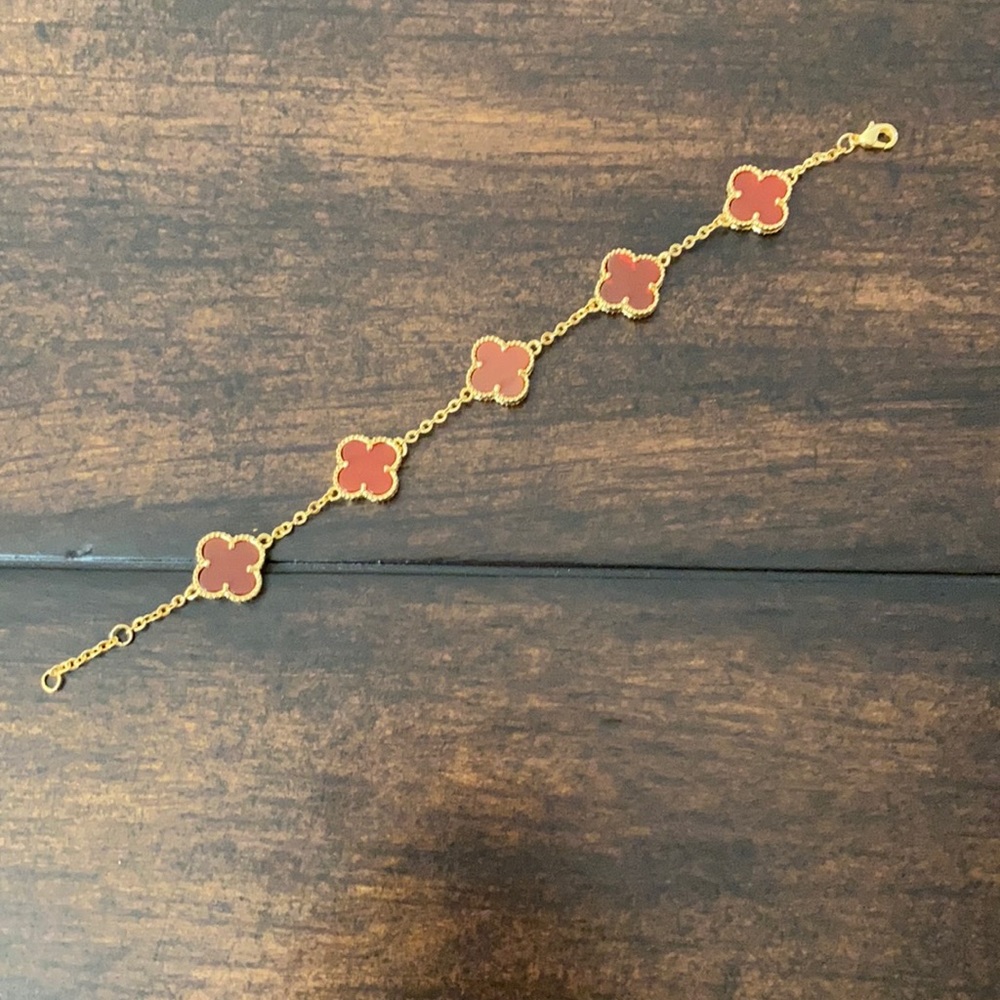 Red carnelian 5 motif clover bracelet